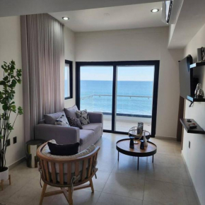 Hermoso condominio en el Malecón